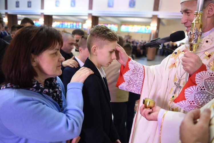 Bierzmowanie u Matki Bożej Nieustającej Pomocy w Mielcu - cz. 1
