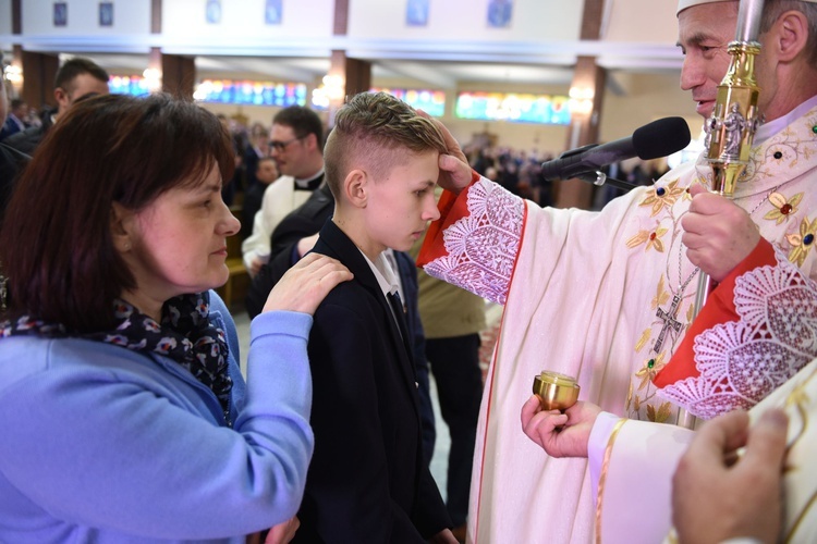 Bierzmowanie u Matki Bożej Nieustającej Pomocy w Mielcu - cz. 1