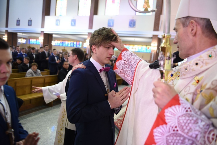 Bierzmowanie u Matki Bożej Nieustającej Pomocy w Mielcu - cz. 1