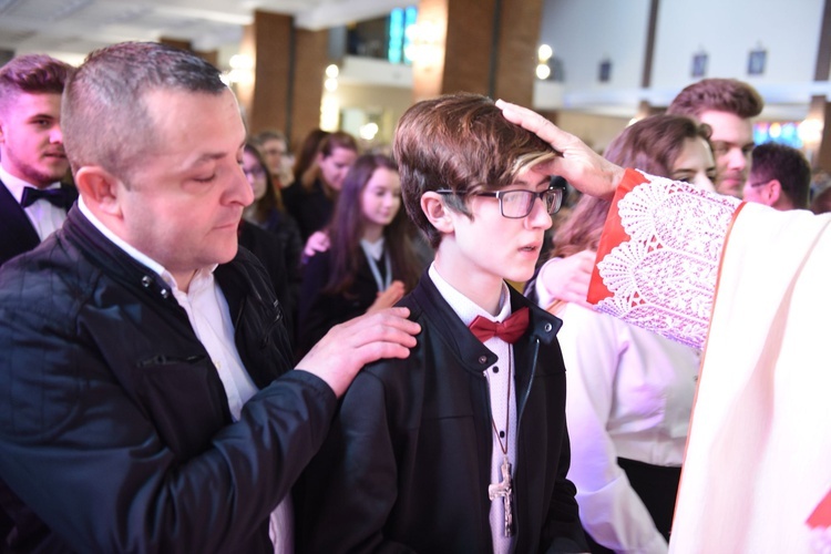 Bierzmowanie u Matki Bożej Nieustającej Pomocy w Mielcu - cz. 1