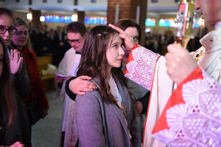 Bierzmowanie u Matki Bożej Nieustającej Pomocy w Mielcu - cz. 1