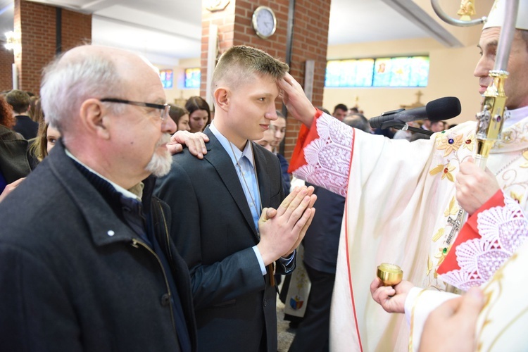 Bierzmowanie u Matki Bożej Nieustającej Pomocy w Mielcu - cz. 1