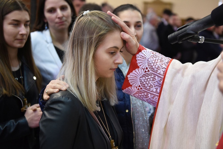 Bierzmowanie u Matki Bożej Nieustającej Pomocy w Mielcu - cz. 1