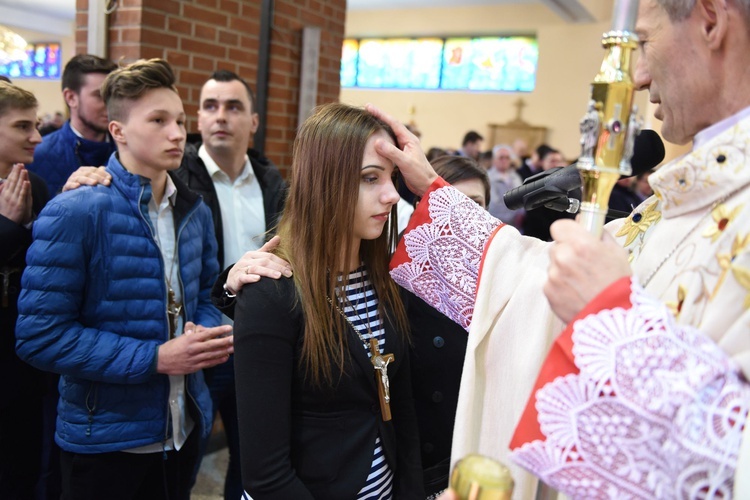 Bierzmowanie u Matki Bożej Nieustającej Pomocy w Mielcu - cz. 1