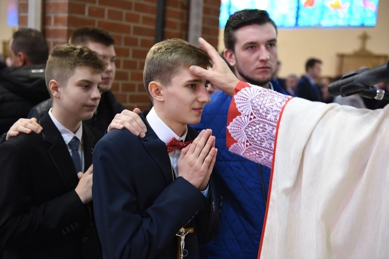 Bierzmowanie u Matki Bożej Nieustającej Pomocy w Mielcu - cz. 1