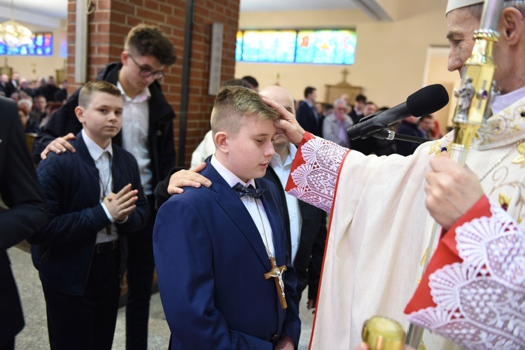 Bierzmowanie u Matki Bożej Nieustającej Pomocy w Mielcu - cz. 1