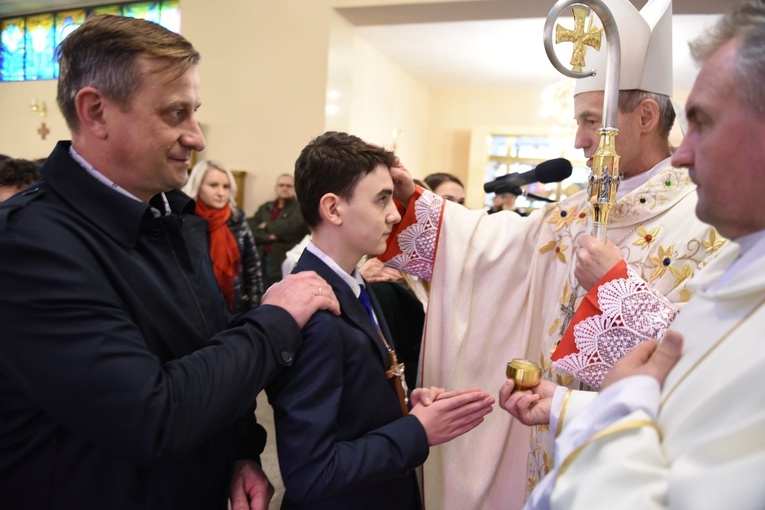 Bierzmowanie u Matki Bożej Nieustającej Pomocy w Mielcu - cz. 1