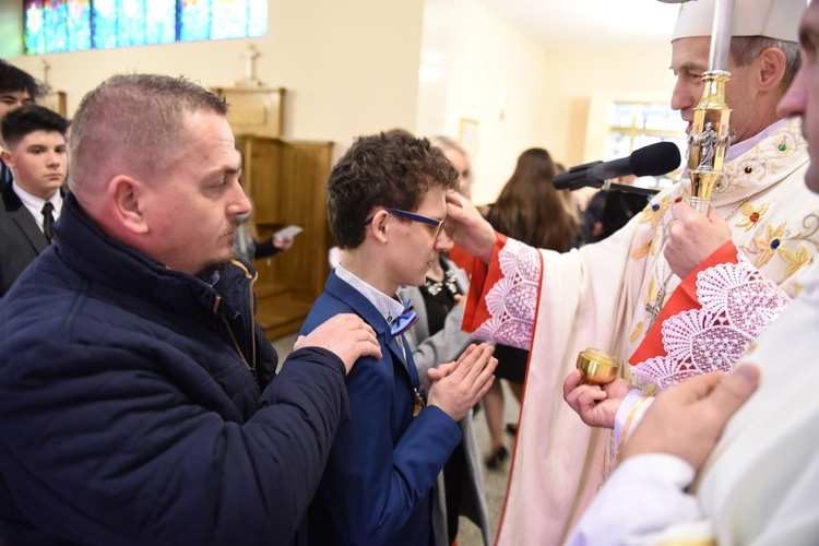 Bierzmowanie u Matki Bożej Nieustającej Pomocy w Mielcu - cz. 1