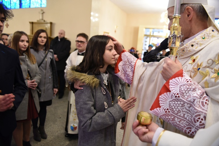 Bierzmowanie u Matki Bożej Nieustającej Pomocy w Mielcu - cz. 1