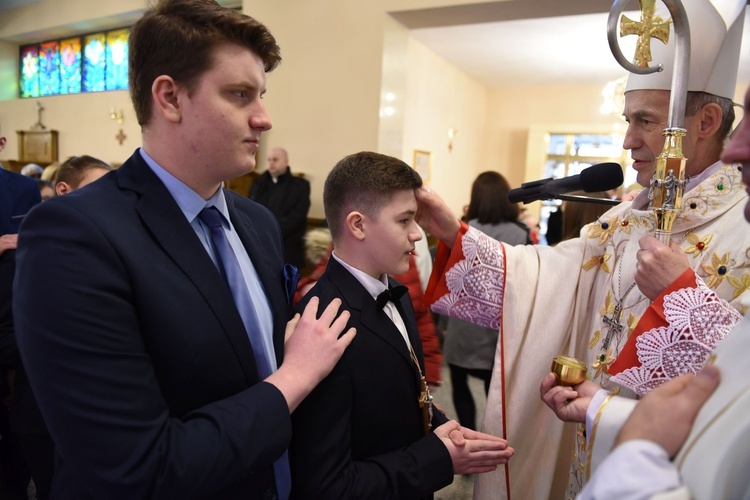 Bierzmowanie u Matki Bożej Nieustającej Pomocy w Mielcu - cz. 1