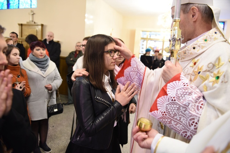 Bierzmowanie u Matki Bożej Nieustającej Pomocy w Mielcu - cz. 1