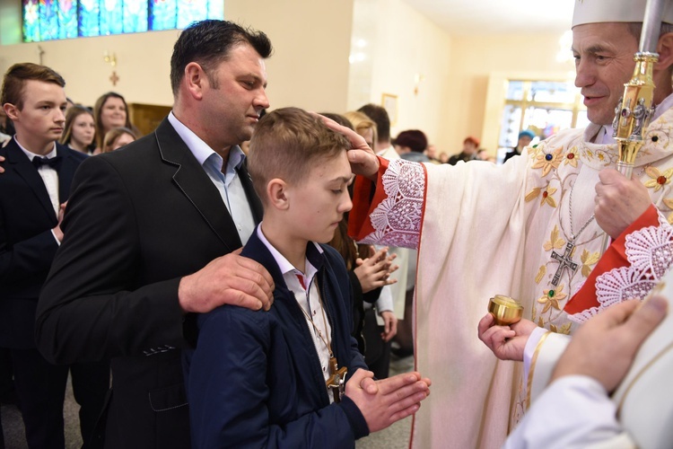 Bierzmowanie u Matki Bożej Nieustającej Pomocy w Mielcu - cz. 1