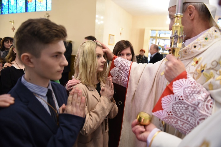 Bierzmowanie u Matki Bożej Nieustającej Pomocy w Mielcu - cz. 1