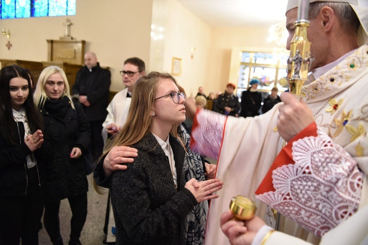 Bierzmowanie u Matki Bożej Nieustającej Pomocy w Mielcu - cz. 1