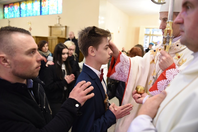 Bierzmowanie u Matki Bożej Nieustającej Pomocy w Mielcu - cz. 1