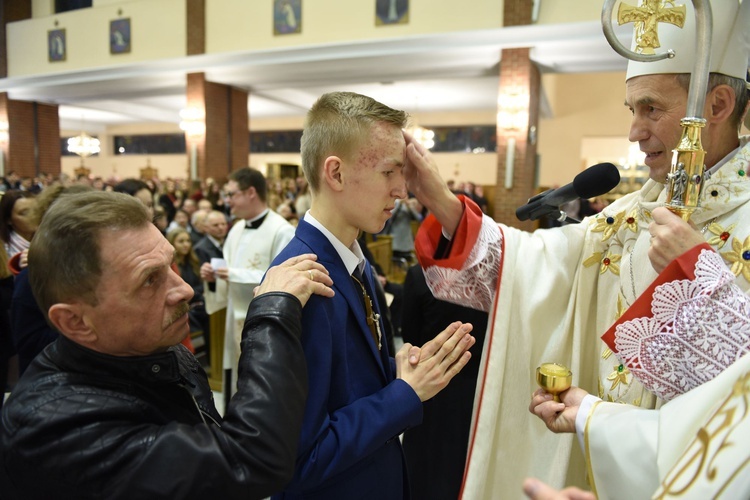 Bierzmowanie u Matki Bożej Nieustającej Pomocy w Mielcu - cz. 2