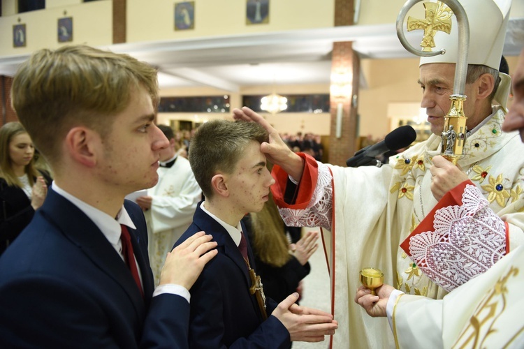 Bierzmowanie u Matki Bożej Nieustającej Pomocy w Mielcu - cz. 2