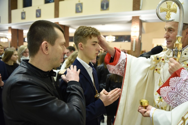 Bierzmowanie u Matki Bożej Nieustającej Pomocy w Mielcu - cz. 2