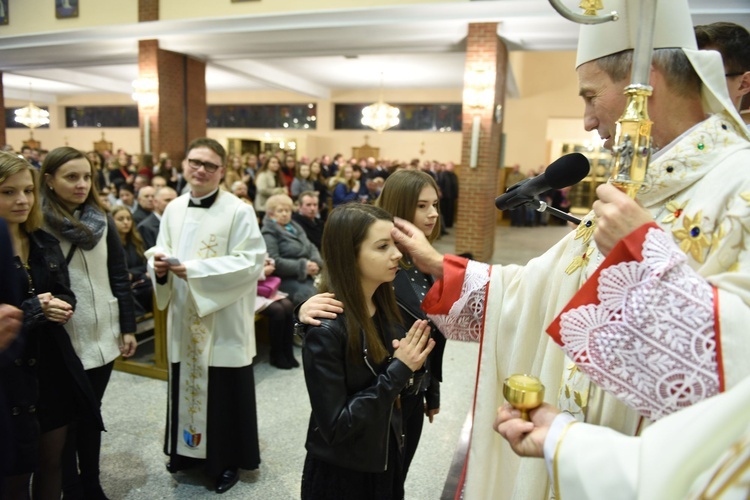 Bierzmowanie u Matki Bożej Nieustającej Pomocy w Mielcu - cz. 2