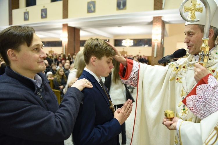 Bierzmowanie u Matki Bożej Nieustającej Pomocy w Mielcu - cz. 2