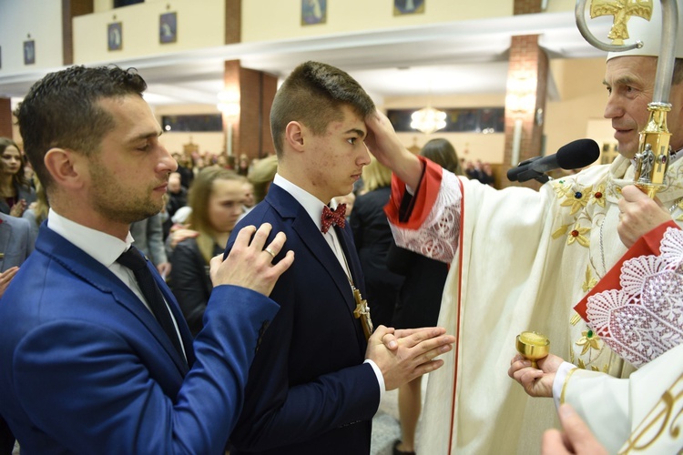 Bierzmowanie u Matki Bożej Nieustającej Pomocy w Mielcu - cz. 2