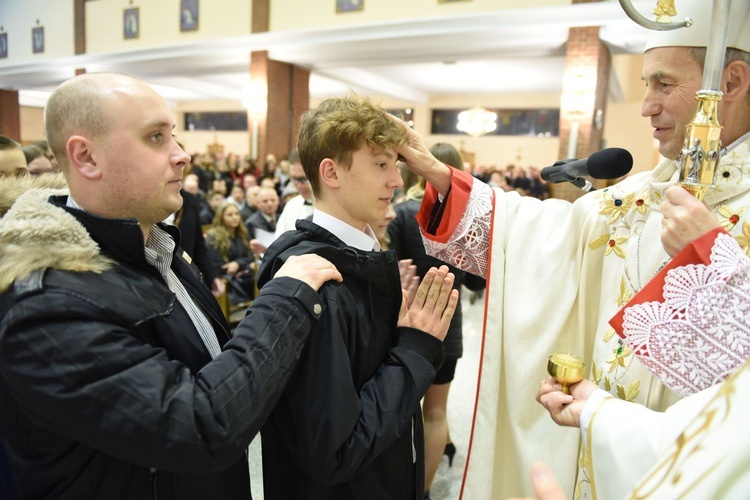 Bierzmowanie u Matki Bożej Nieustającej Pomocy w Mielcu - cz. 2