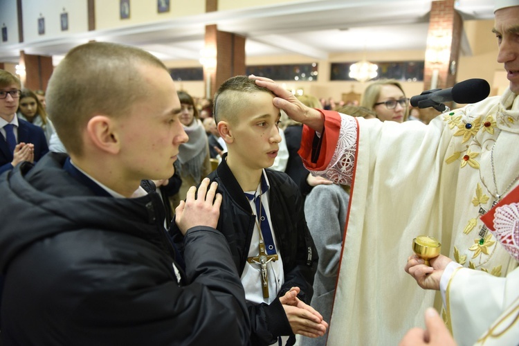 Bierzmowanie u Matki Bożej Nieustającej Pomocy w Mielcu - cz. 2