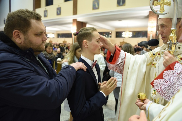 Bierzmowanie u Matki Bożej Nieustającej Pomocy w Mielcu - cz. 2