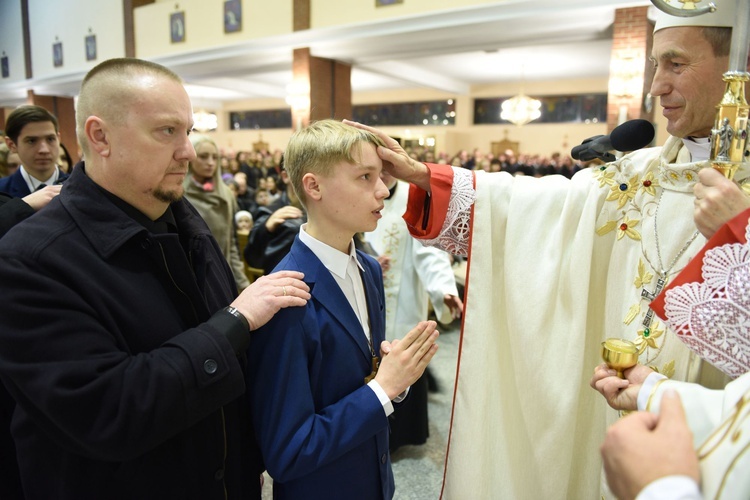 Bierzmowanie u Matki Bożej Nieustającej Pomocy w Mielcu - cz. 2