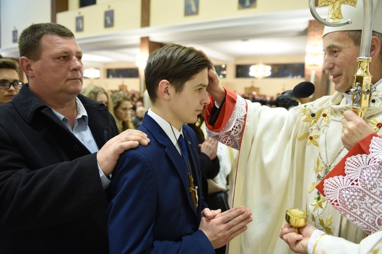 Bierzmowanie u Matki Bożej Nieustającej Pomocy w Mielcu - cz. 2