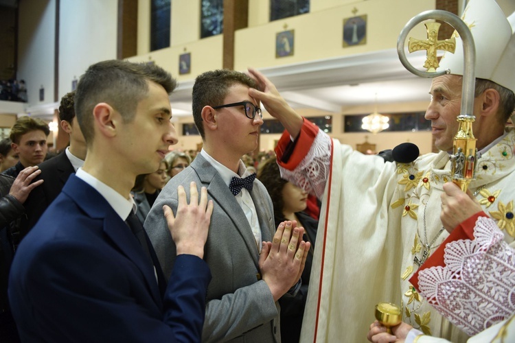 Bierzmowanie u Matki Bożej Nieustającej Pomocy w Mielcu - cz. 2