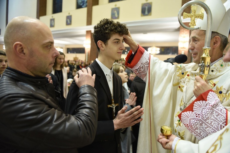 Bierzmowanie u Matki Bożej Nieustającej Pomocy w Mielcu - cz. 2