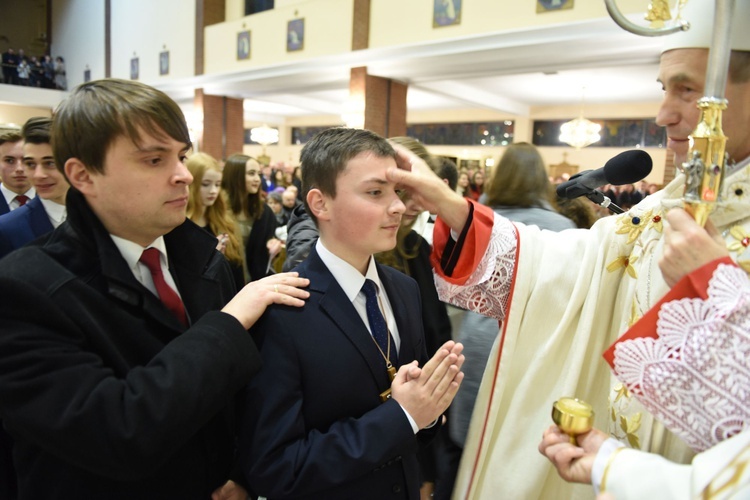 Bierzmowanie u Matki Bożej Nieustającej Pomocy w Mielcu - cz. 2