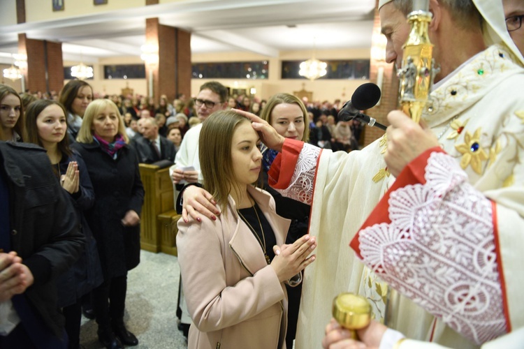 Bierzmowanie u Matki Bożej Nieustającej Pomocy w Mielcu - cz. 2