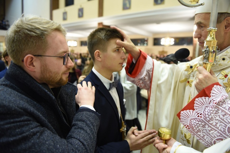 Bierzmowanie u Matki Bożej Nieustającej Pomocy w Mielcu - cz. 2