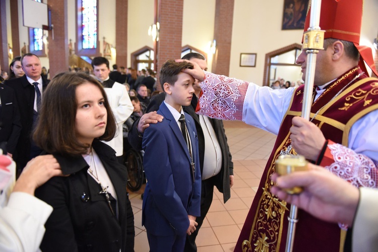 Bierzmowanie w par. Miłosierdzia Bożego w Brzesku