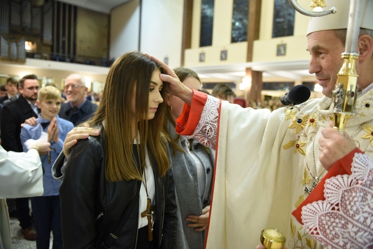 Bierzmowanie u Matki Bożej Nieustającej Pomocy w Mielcu - cz. 2