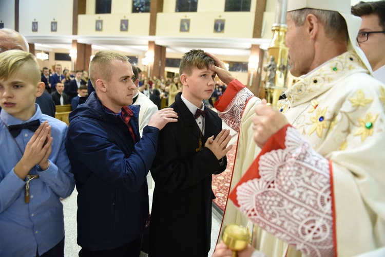 Bierzmowanie u Matki Bożej Nieustającej Pomocy w Mielcu - cz. 2