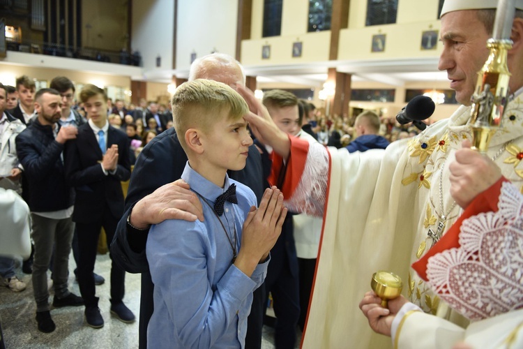 Bierzmowanie u Matki Bożej Nieustającej Pomocy w Mielcu - cz. 2