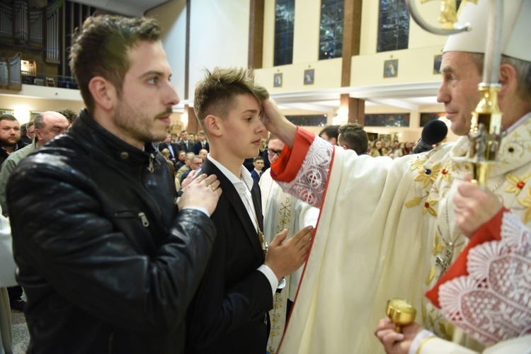 Bierzmowanie u Matki Bożej Nieustającej Pomocy w Mielcu - cz. 2