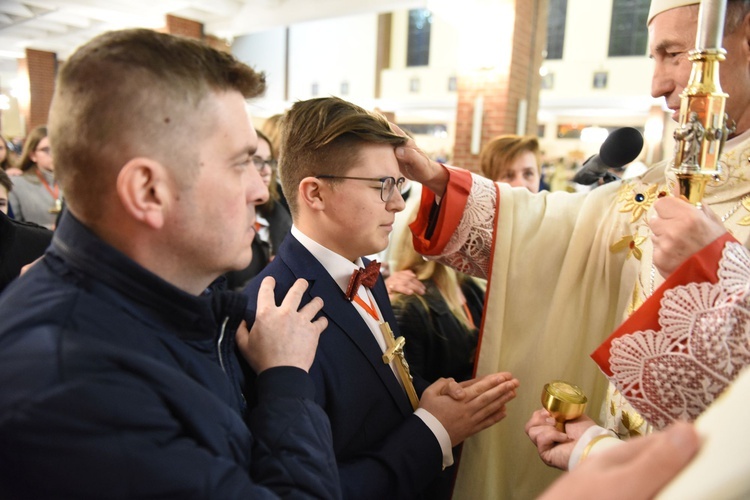 Bierzmowanie u Matki Bożej Nieustającej Pomocy w Mielcu - cz. 2