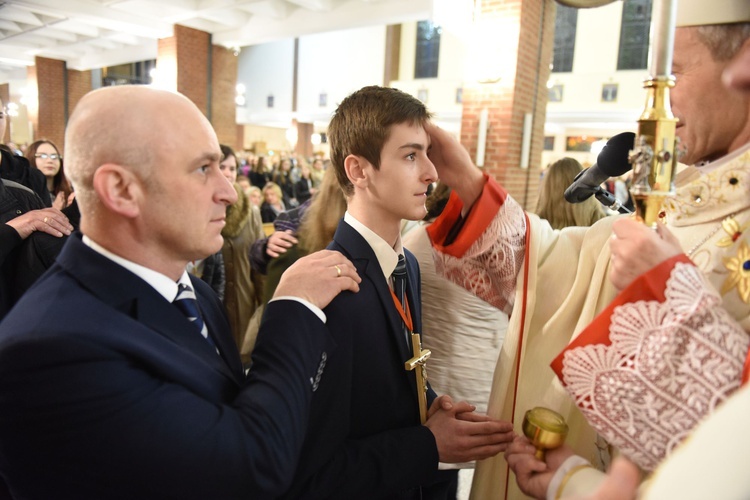 Bierzmowanie u Matki Bożej Nieustającej Pomocy w Mielcu - cz. 2