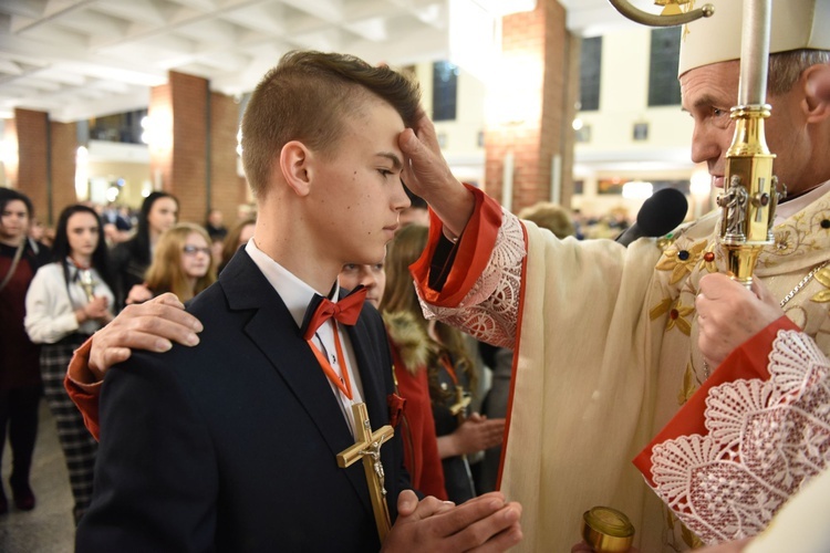 Bierzmowanie u Matki Bożej Nieustającej Pomocy w Mielcu - cz. 2