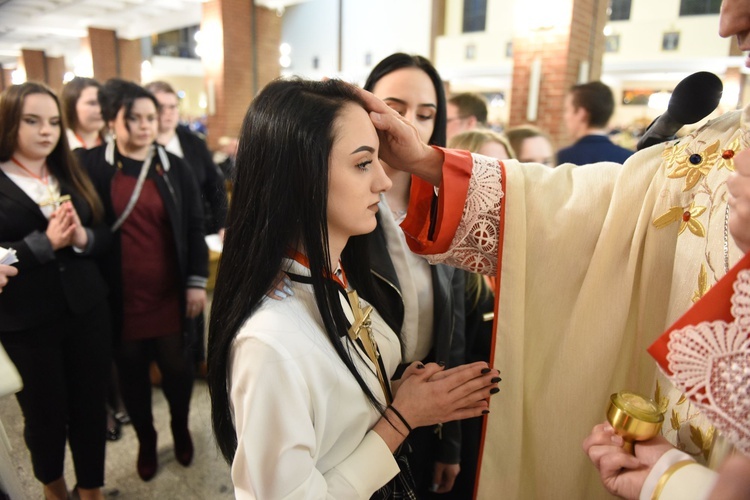 Bierzmowanie u Matki Bożej Nieustającej Pomocy w Mielcu - cz. 2