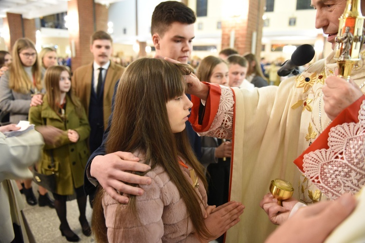 Bierzmowanie u Matki Bożej Nieustającej Pomocy w Mielcu - cz. 2