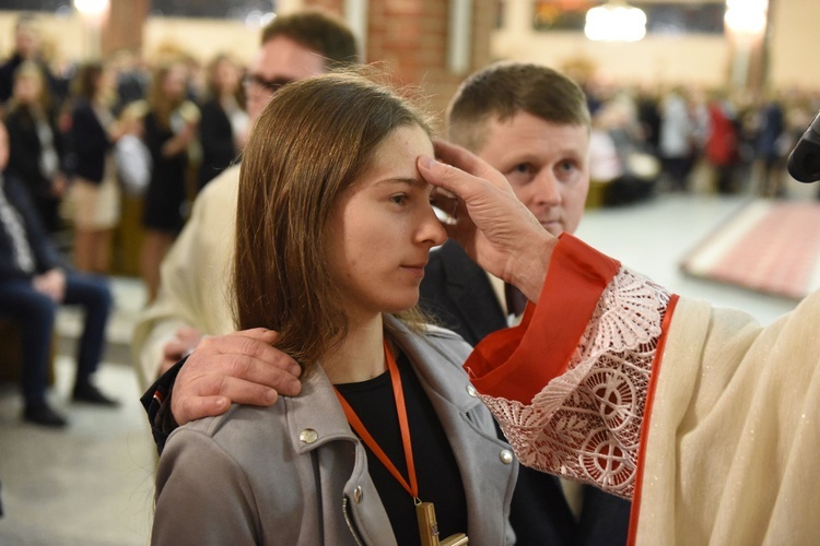 Bierzmowanie u Matki Bożej Nieustającej Pomocy w Mielcu - cz. 2