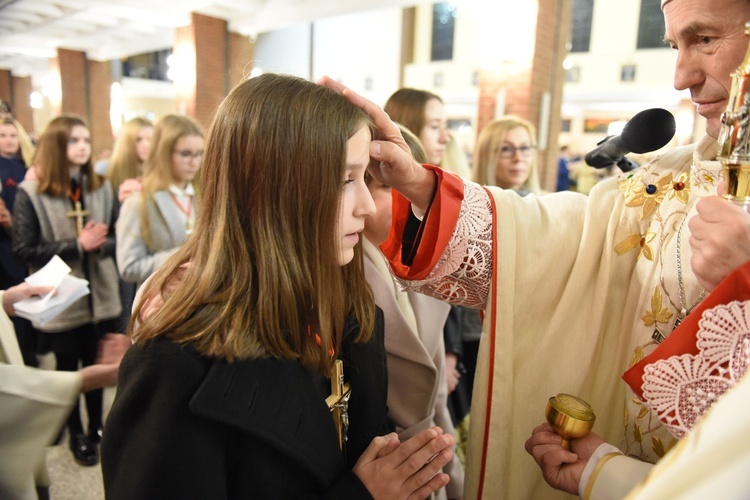 Bierzmowanie u Matki Bożej Nieustającej Pomocy w Mielcu - cz. 2