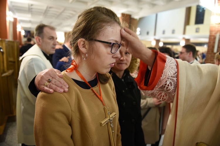 Bierzmowanie u Matki Bożej Nieustającej Pomocy w Mielcu - cz. 2