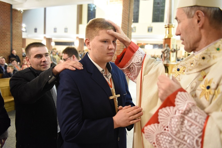 Bierzmowanie u Matki Bożej Nieustającej Pomocy w Mielcu - cz. 2