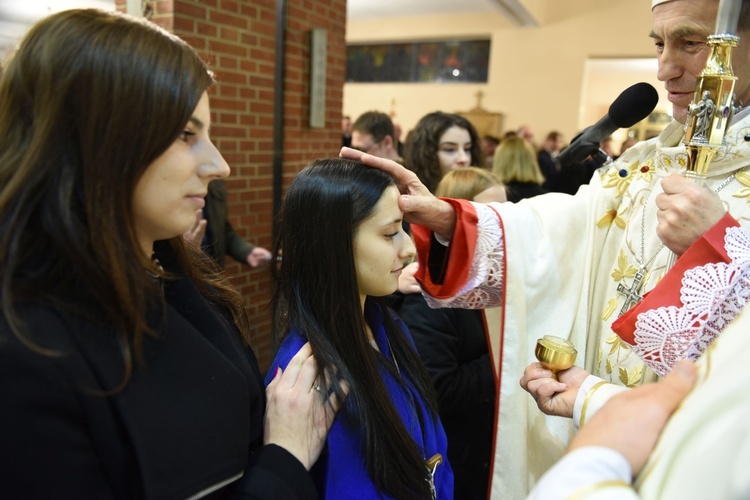 Bierzmowanie u Matki Bożej Nieustającej Pomocy w Mielcu - cz. 2